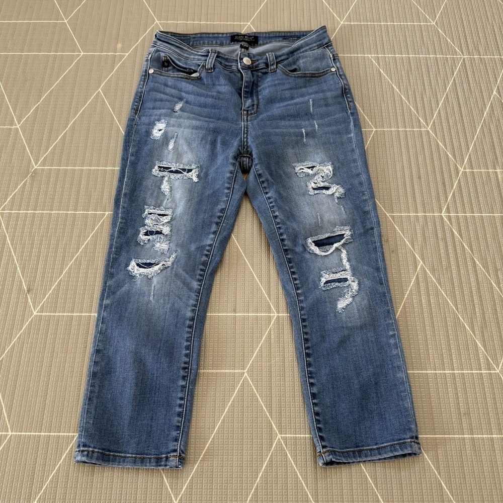 Judy Blue Capri Fit Jeans 7/28 JB82185MD Distressed Mid‎ Rise Stretch